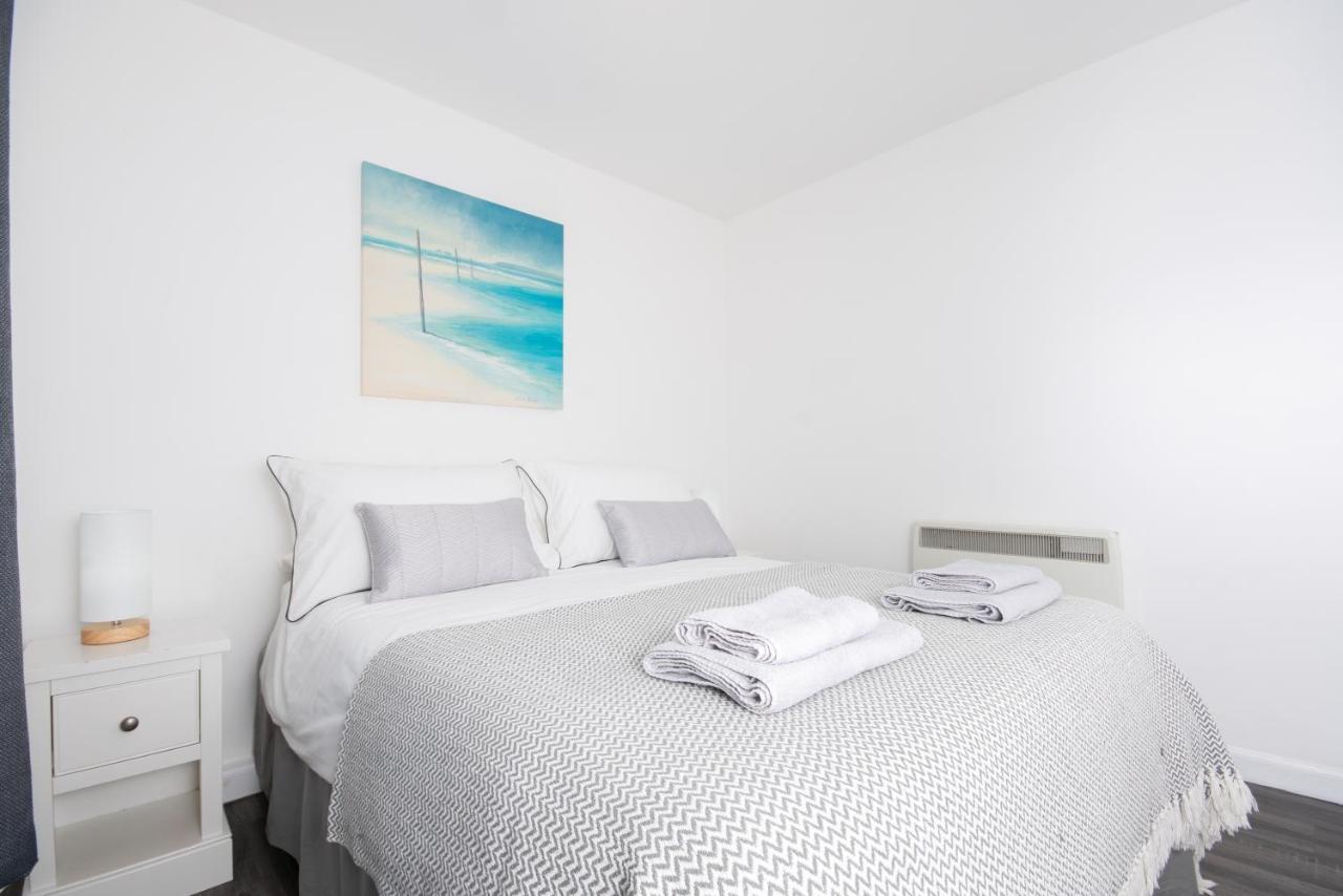 Dwellcome Home Ltd 2 Bedroom King & Double Central Apartment, Free Allocated Barrier Secured Parking Space At Rear Entrance & Fast Wifi, Ideal For Long Term Contractor, Corporate, Etc Stays, Regular Housekeeping Option - See Our Site For Assurance Aberdeen Esterno foto